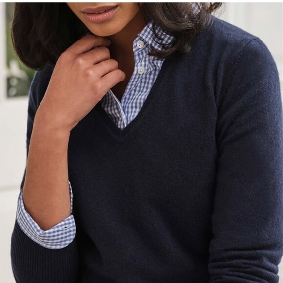 PURE COLLECTION CASHMERE V- NECK SWEATER - Picture 8 of 8